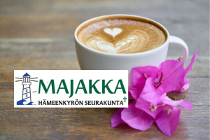 Kahvikuppi, kukkanen ja Majakan logo.