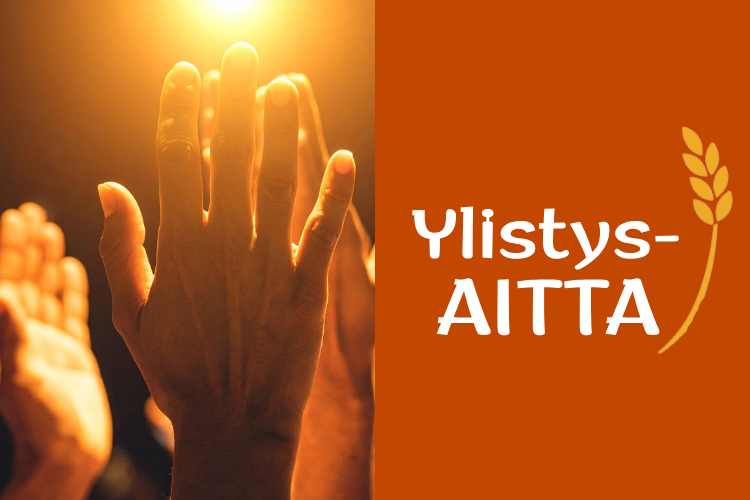 ylistävät, kohotetut kädet ja oranssilla taustalla tapahtuman logo.