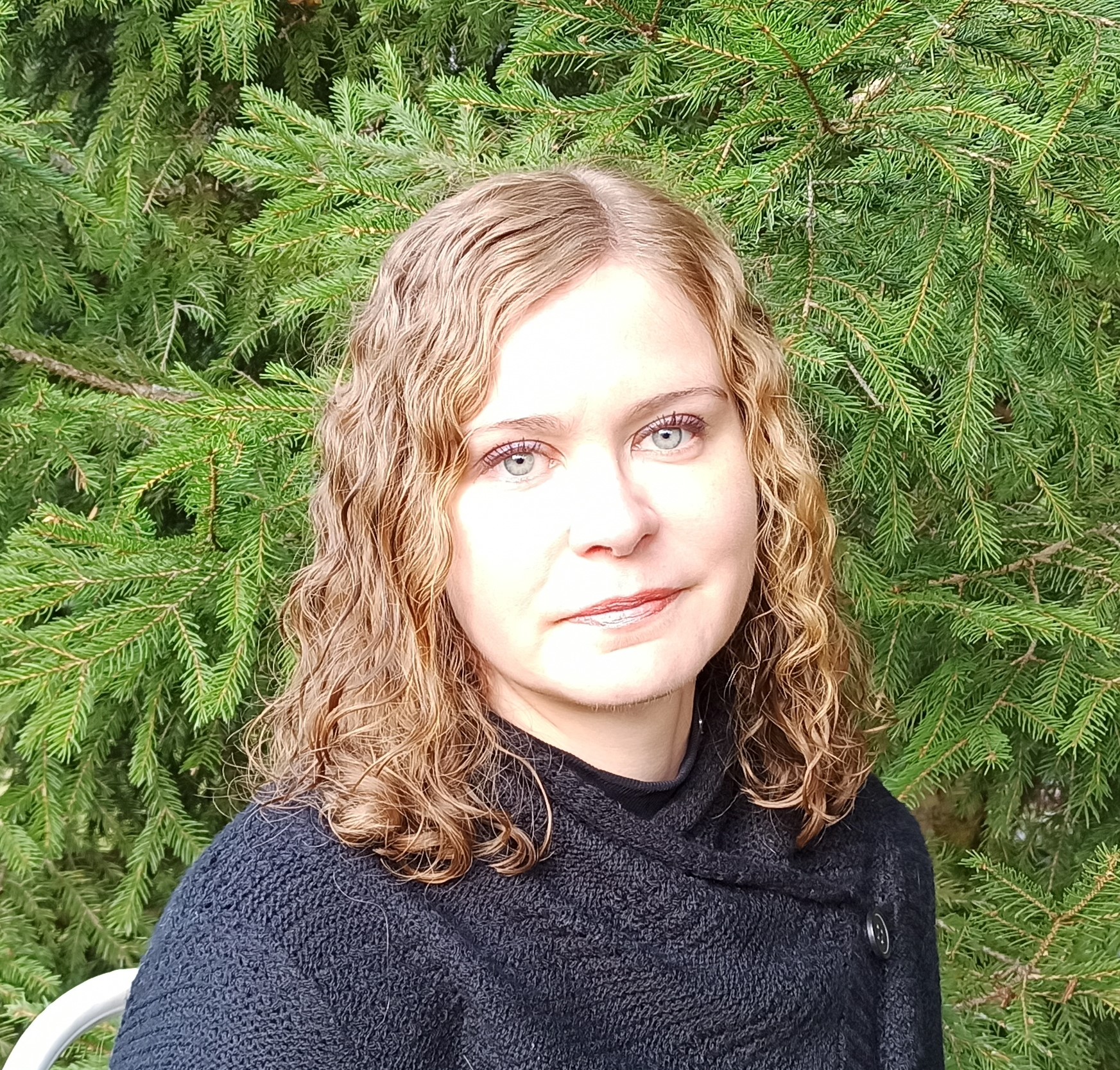 Sanajumalanpalvelus Kuvassa Anu Mätäsniemi