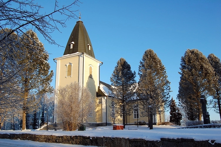 Avaa kuva isommaksi Hämeenkyrön kirkko talvella_M.