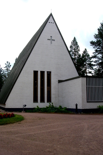 Avaa kuva isommaksi Mäntyrinteen kappeli valmistui 1974.
