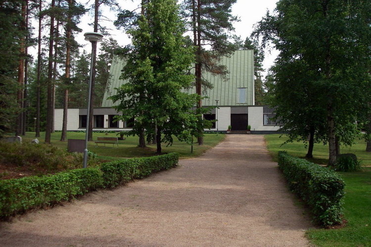 Avaa kuva isommaksi Mäntyrinteen kappeli_M.