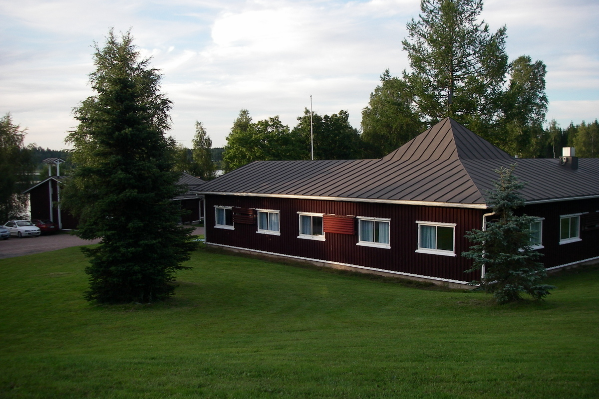 Särkijärven leirikeskuksen majoitusrakennus.